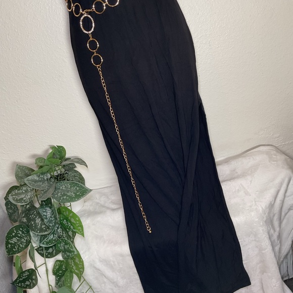 Elegant Black Maxi Dress - Picture 9 of 15